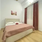 Hc Hotel & Suites 3* فلورا