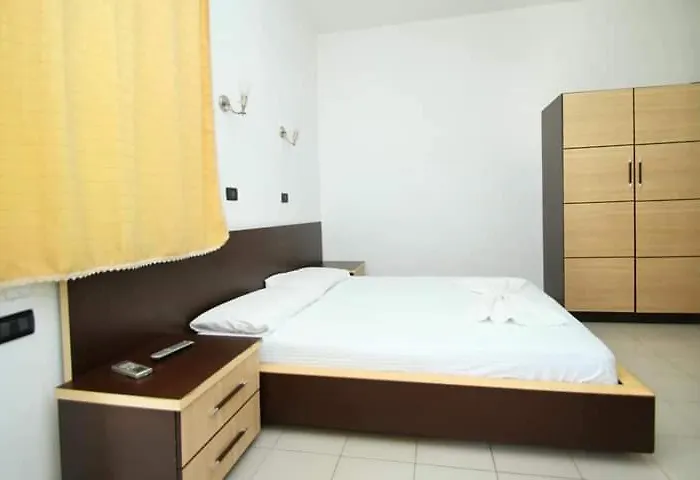 Hc Hotel & Suites 3* Vlorë