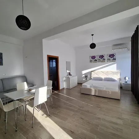Hc & 3* Vlore