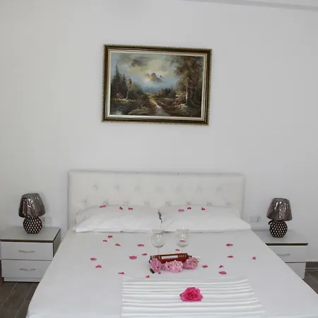Hc & 3* Vlore