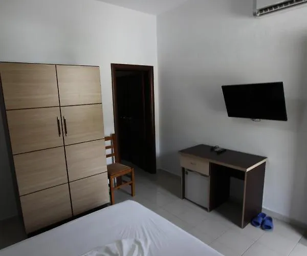 Hc Hotel & Suites 3* Vlorë
