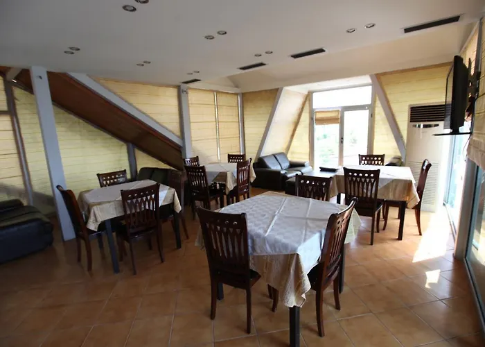 Hc Hotel & Suites 3* Vlorë